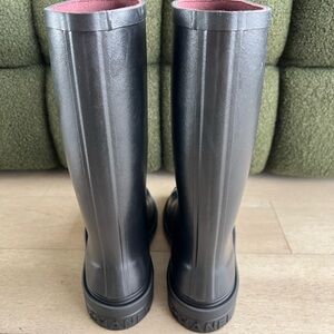 Chanel rain boots black rubber brand new with box, dust bags, receipt
